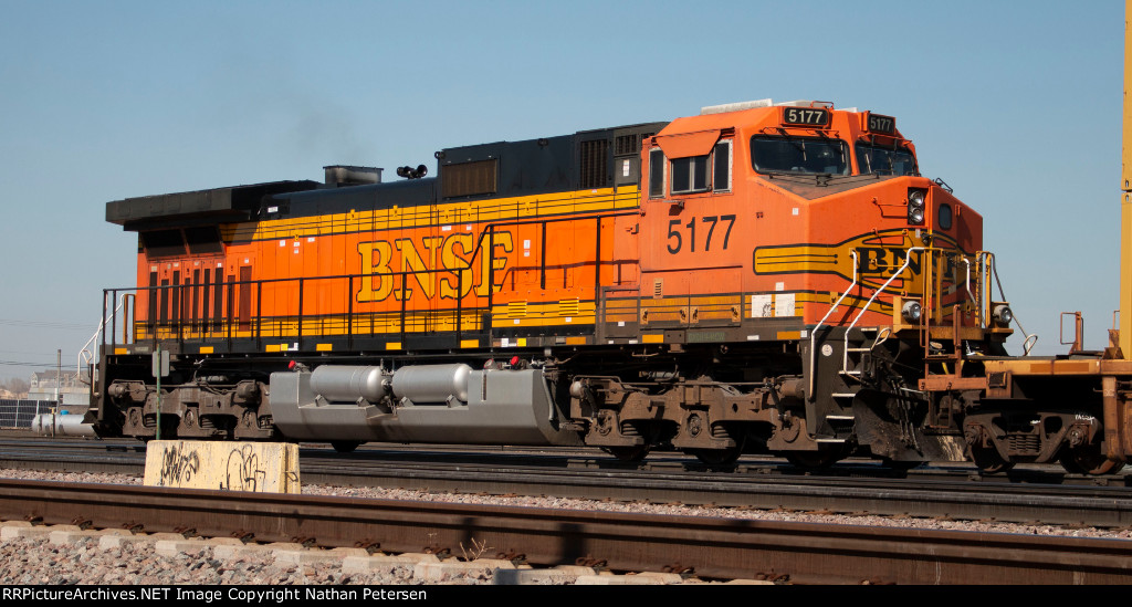 BNSF 5177